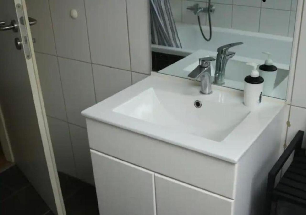 Le Wolf - 1 Chambre Dans Un T3 - 5Mn Tram Du Centre Ville - 15Mn Tram Gare Tgv Mulhouse - Wifi - Parking Exterior photo